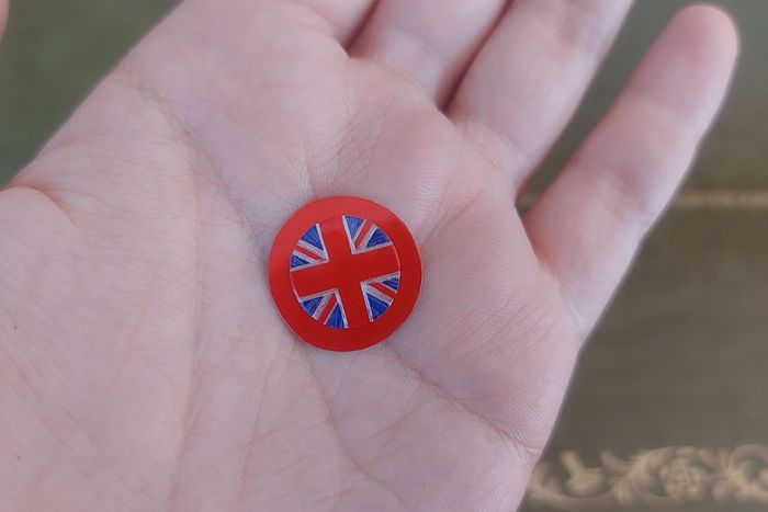 用饮料罐制作佩吉·卡特和美国队长盾牌配饰教程-第40张图片-趣作屋