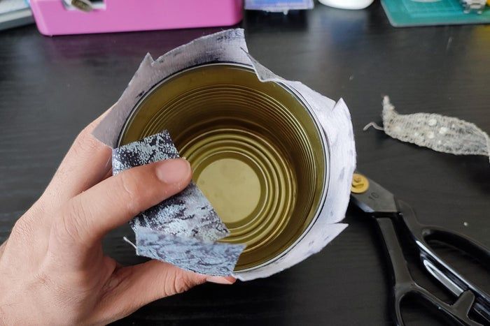 废旧布料和罐头变身创意笔筒教程-第19张图片-趣作屋