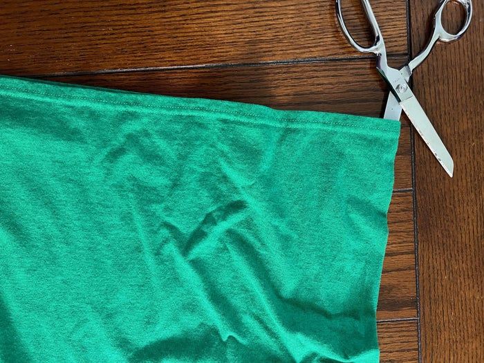 用旧T恤制作环保圣诞花环教程-第5张图片-趣作屋