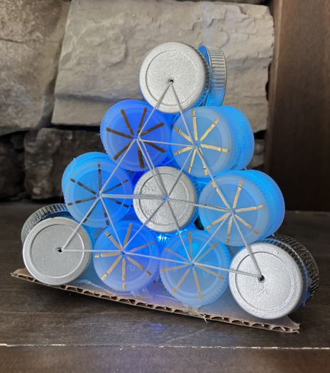 用塑料瓶盖制作创意金字塔灯教程-第1张图片-趣作屋