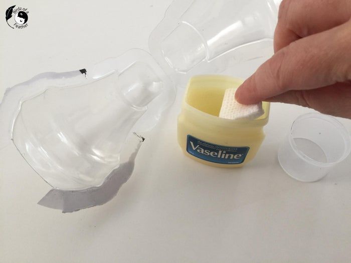 用废弃塑料制作创意水泥灯泡花盆-第8张图片-趣作屋