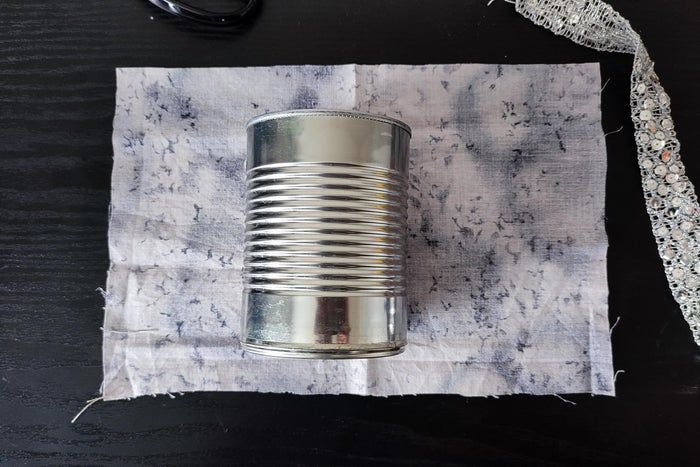 废旧布料和罐头变身创意笔筒教程-第6张图片-趣作屋