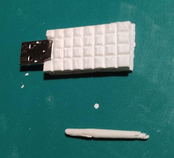 将U盘改造成迷你巧克力钥匙扣教程-第9张图片-趣作屋 将U盘改造成迷你巧克力钥匙扣教程-第9张图片-趣作屋