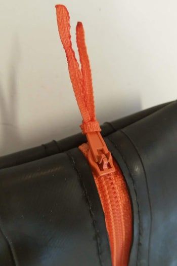 废旧自行车内胎制作拉链包教程-第27张图片-趣作屋