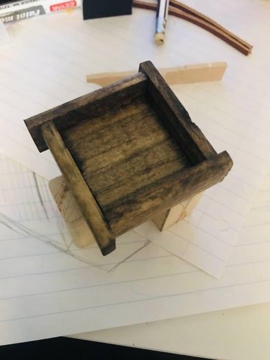 如何用废木料制作可爱又实用的骰子托盘-第11张图片-趣作屋 如何用废木料制作可爱又实用的骰子托盘-第11张图片-趣作屋