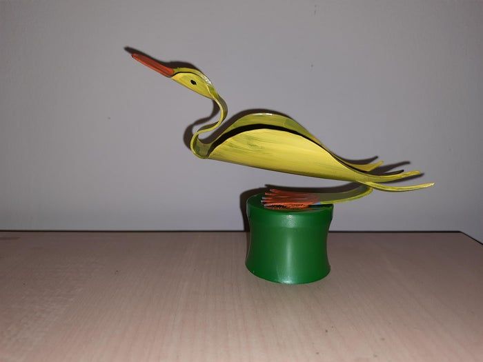 利用废旧塑料瓶制作可爱小鸭子教程-第1张图片-趣作屋 利用废旧塑料瓶制作可爱小鸭子教程-第1张图片-趣作屋