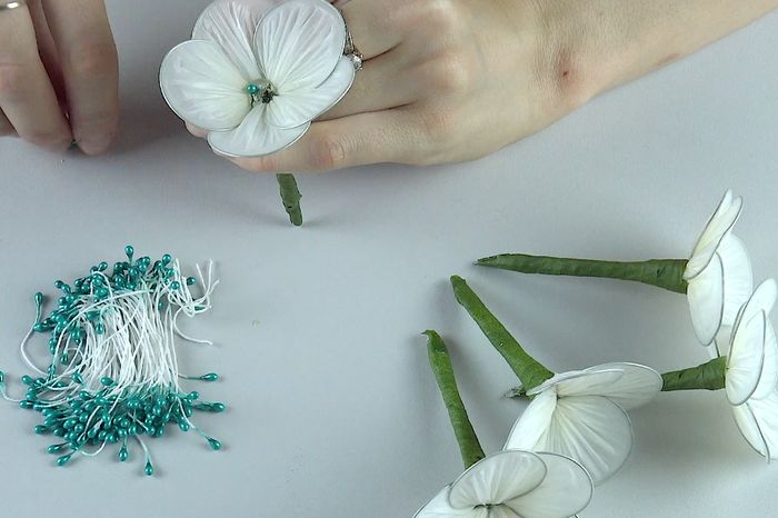 用塑料袋DIY环保塑料花教程-第11张图片-趣作屋