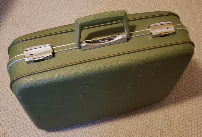 用复古行李箱打造国家公园贴纸墙面艺术-第3张图片-趣作屋