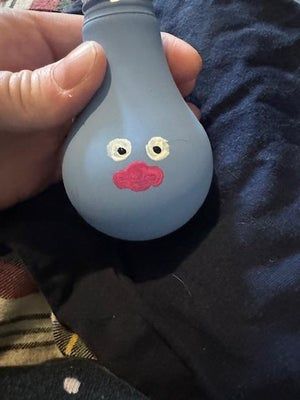 用坏灯泡做电影风格的圣诞装饰品-第13张图片-趣作屋