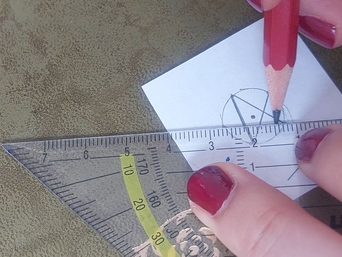 用饮料罐制作佩吉·卡特和美国队长盾牌配饰教程-第20张图片-趣作屋