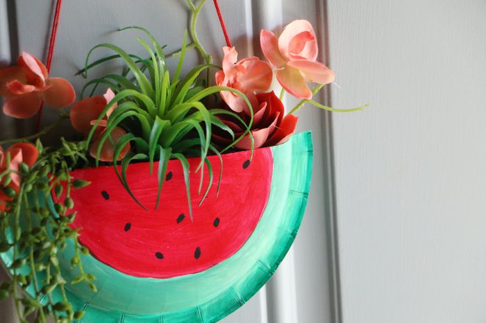 用纸盘制作夏日西瓜花卉挂饰教程-第1张图片-趣作屋 用纸盘制作夏日西瓜花卉挂饰教程-第1张图片-趣作屋