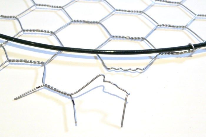 利用废旧纽扣制作彩虹和平标志捕光器教程-第13张图片-趣作屋