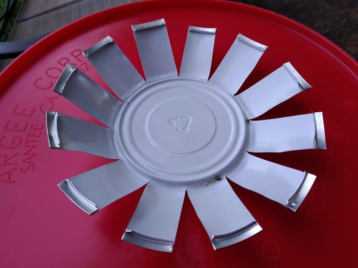 用猫粮罐头制作防水向日葵装饰品教程-第6张图片-趣作屋