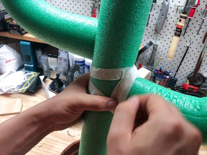 用回收材料制作创意圣诞仙人掌装饰树教程-第13张图片-趣作屋