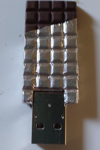 将U盘改造成迷你巧克力钥匙扣教程-第18张图片-趣作屋 将U盘改造成迷你巧克力钥匙扣教程-第18张图片-趣作屋