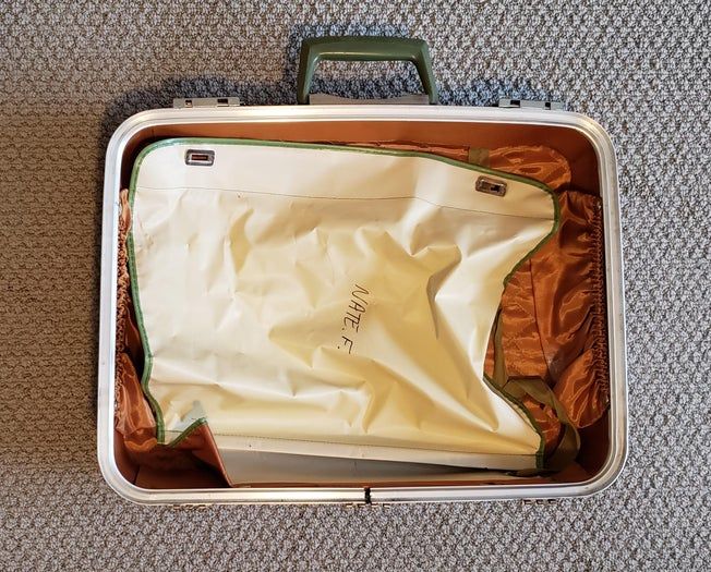 用复古行李箱打造国家公园贴纸墙面艺术-第13张图片-趣作屋