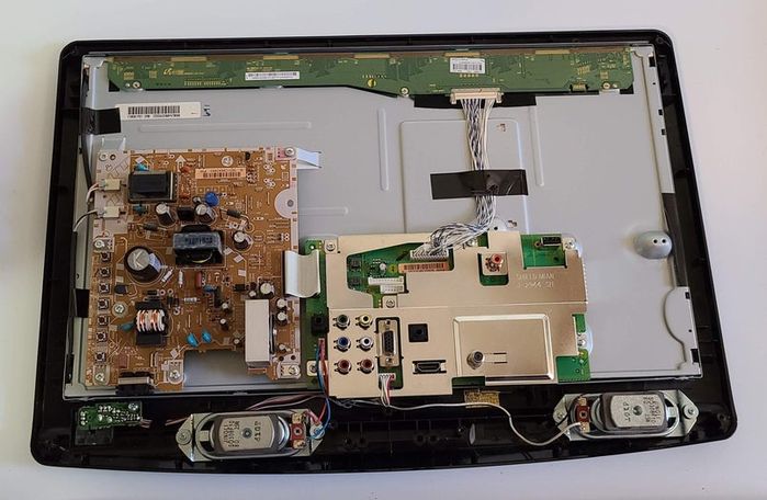 用废旧电子设备制作厨房装饰瓷砖的环保教程-第6张图片-趣作屋