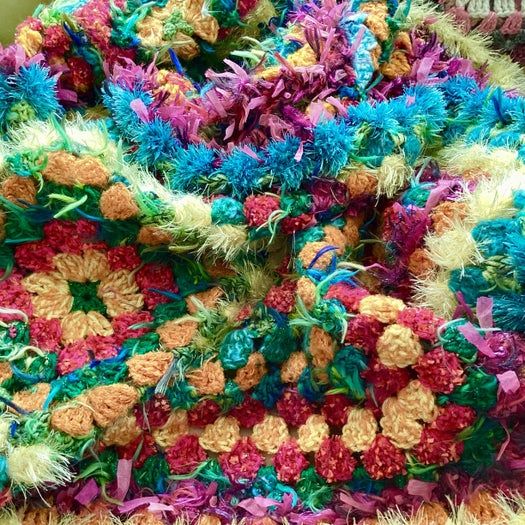 用废旧胶带卷制作毛线手镯教程-第4张图片-趣作屋