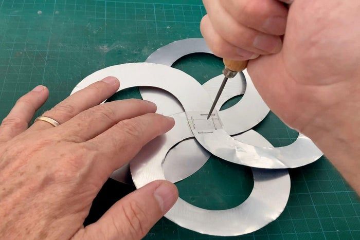 用饮料罐制作户外风动螺旋装饰教程-第15张图片-趣作屋