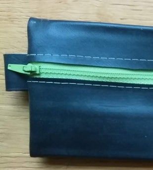 废旧自行车内胎制作拉链包教程-第25张图片-趣作屋