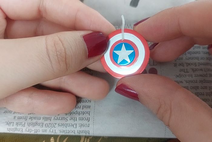 用饮料罐制作佩吉·卡特和美国队长盾牌配饰教程-第44张图片-趣作屋