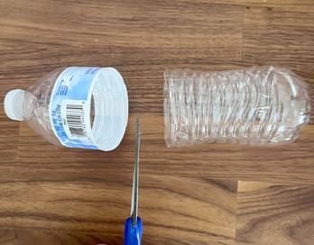 简易环保塑料瓶改造存钱罐教程-第7张图片-趣作屋 简易环保塑料瓶改造存钱罐教程-第7张图片-趣作屋