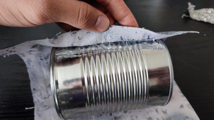 废旧布料和罐头变身创意笔筒教程-第11张图片-趣作屋