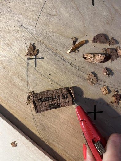 用酒瓶塞DIY墙面装饰品教程-第4张图片-趣作屋