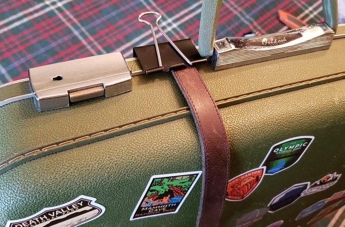 用复古行李箱打造国家公园贴纸墙面艺术-第23张图片-趣作屋