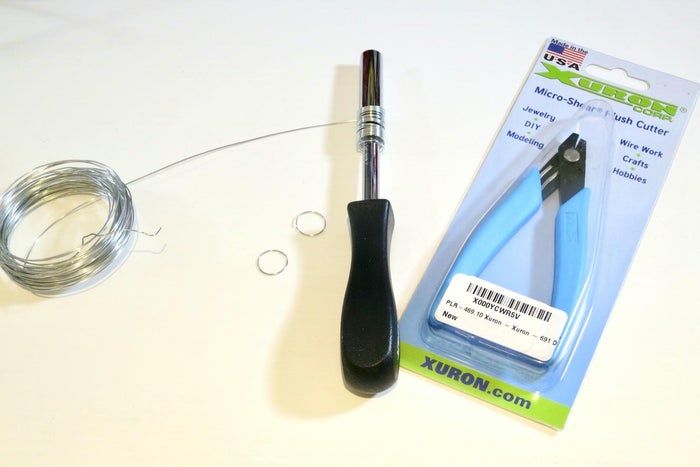 利用废旧纽扣制作彩虹和平标志捕光器教程-第17张图片-趣作屋