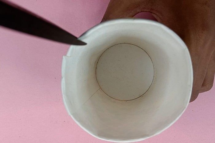 简单又有趣的橡皮筋驱动移动玩具制作教程-第9张图片-趣作屋