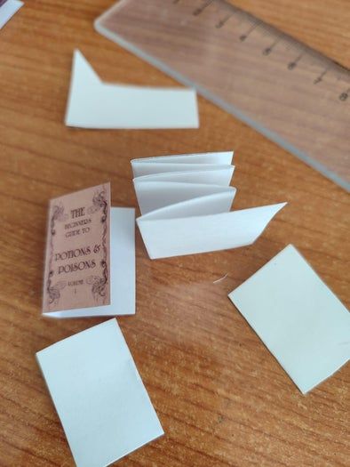 废旧材料制作迷你仙女小屋书架教程-第18张图片-趣作屋