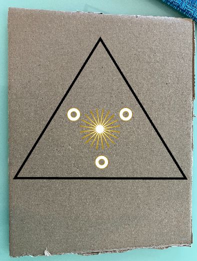 用塑料瓶盖制作创意金字塔灯教程-第12张图片-趣作屋