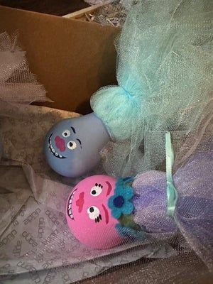 用坏灯泡做电影风格的圣诞装饰品-第20张图片-趣作屋