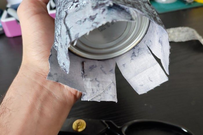废旧布料和罐头变身创意笔筒教程-第16张图片-趣作屋