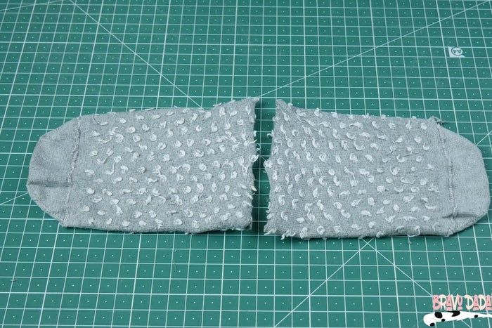 旧袜子变猫咪玩具缝纫教程-第7张图片-趣作屋