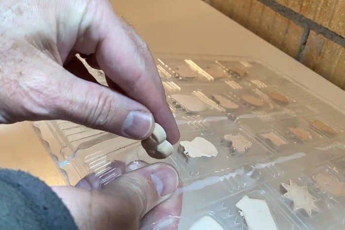 废旧巧克力日历模具改造石膏装饰品教程-第8张图片-趣作屋