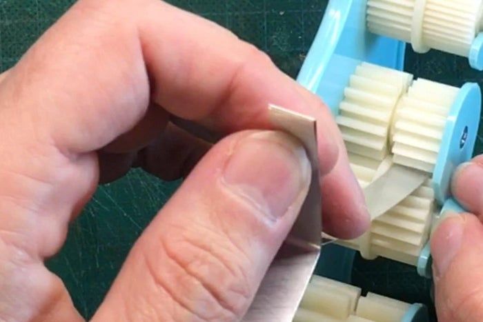 用饮料罐制作迷你森林装饰树教程-第9张图片-趣作屋