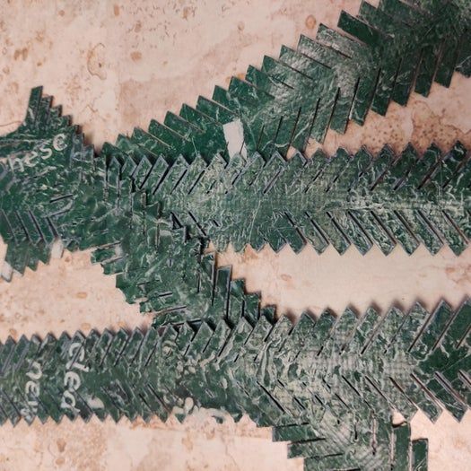 回收塑料制作环保圣诞花环教程-第11张图片-趣作屋