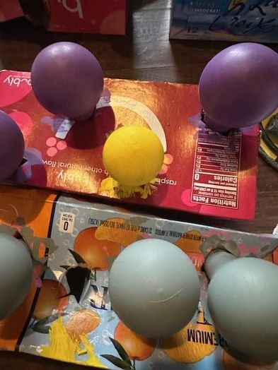 用坏灯泡做电影风格的圣诞装饰品-第9张图片-趣作屋