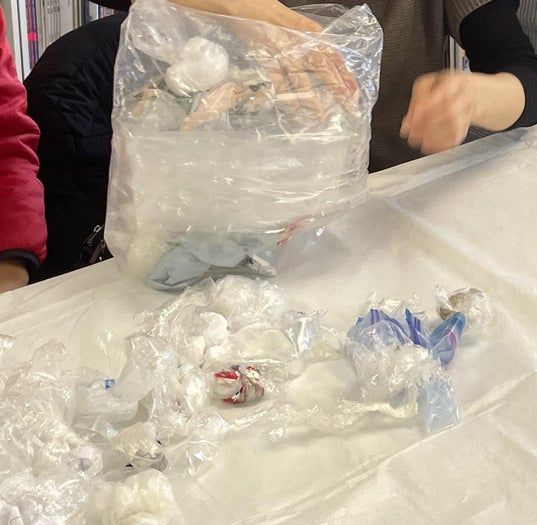 用塑料垃圾DIY创意花盆，环保又实用-第7张图片-趣作屋