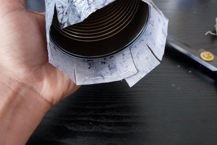 废旧布料和罐头变身创意笔筒教程-第20张图片-趣作屋