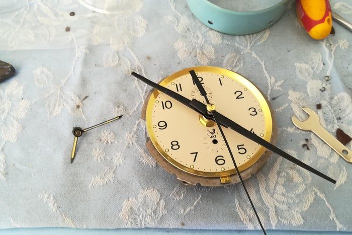 如何用旧闹钟改造无噪音电池闹钟-第15张图片-趣作屋 如何用旧闹钟改造无噪音电池闹钟-第15张图片-趣作屋