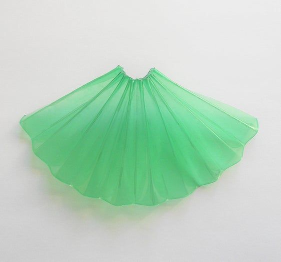 用塑料瓶制作环保胸针的超简单教程-第6张图片-趣作屋