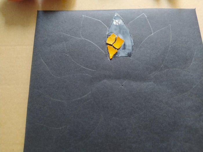 用鸡蛋壳做多彩马赛克装饰的简单方法-第10张图片-趣作屋