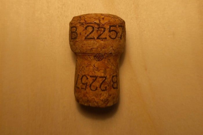 用酒瓶软木塞修复轮子衬垫的环保教程-第3张图片-趣作屋