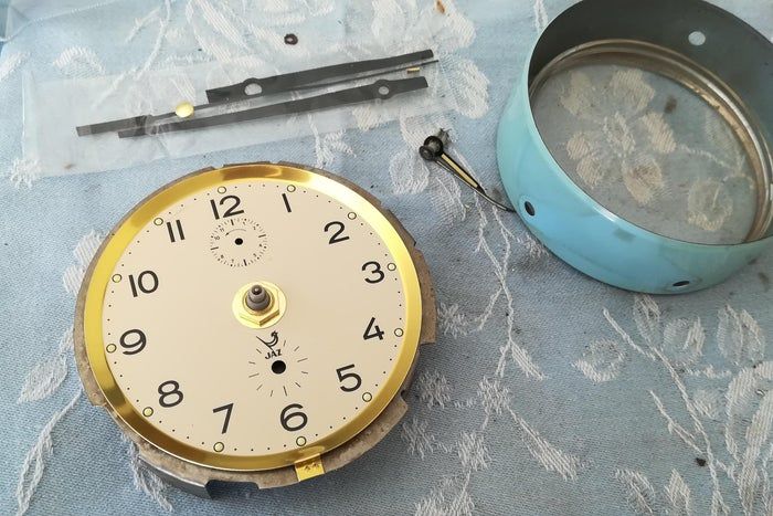 如何用旧闹钟改造无噪音电池闹钟-第14张图片-趣作屋 如何用旧闹钟改造无噪音电池闹钟-第14张图片-趣作屋