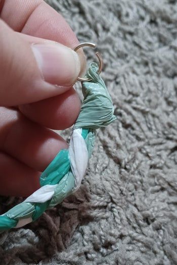 用塑料袋DIY手链教程-第21张图片-趣作屋 用塑料袋DIY手链教程-第21张图片-趣作屋