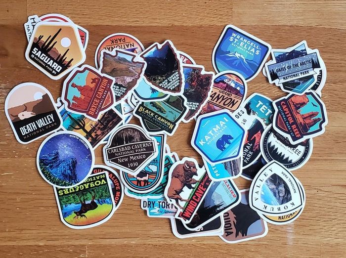 用复古行李箱打造国家公园贴纸墙面艺术-第20张图片-趣作屋