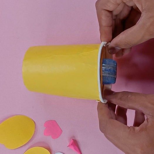 简单又有趣的橡皮筋驱动移动玩具制作教程-第11张图片-趣作屋